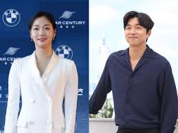 He is a famous south korean actor. Flashback Friday When Goblin Stars Kim Go Eun And Gong Yoo S Agencies Rubbished Their Dating Rumours Pinkvilla