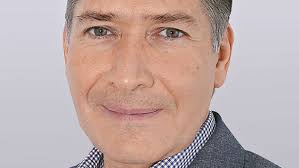 Roberto Esparza's Instagram, Twitter & Facebook