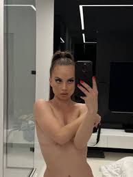 saldyrkina OnlyFans - Free Trial - XXX Photos | FansMetrics.com