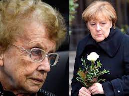 Wann und wo wurde angela merkel geboren? Merkels Mutter Tot Bewegende Trauerfeier In Uckermark Mit Kanzlerin Politik