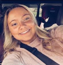 Lindsey Gooch's Instagram, Twitter & Facebook