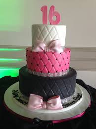 Black And White Birthday Cake For Girls Pink White And Black Perfect Colors For A Sweet Sixteen Girl Cakes Sweet 16 Birthday Cake Cool Birthday Cakes