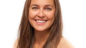 Sarah Brisbin's Instagram, Twitter & Facebook