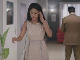 Naira stunning look naira heavy earrings naira party wear dress naira lehenga naira inspired outfits traditional look of naira in yrkkh naira heavy jewellery naira latest design of naira jewellery, naira jewellery images, naira latest designer dress, naira new collection dress ideas, naira prom dresses. Yeh Rishta Kya Kehlata Hai Written Update November 7 2018 Naira Faints In Akhilesh S New Office Samarth Gets Her Home Times Of India