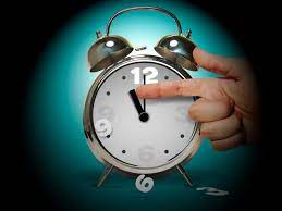 | t13 las sanciones para las personas que incumplan el toque de queda oscilan entre las 20 y las 200 utm. Cambio De Hora En Chile Cuando Es Y Que Debe Hacerse Con Los Relojes