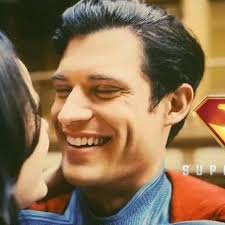 Like the New more ” nerdy” look of Clark Kent Henry Cavil was Fantastic as  Superman but his Clark Kent looked like Superman with glasses and no real  difference