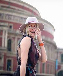 Hats You Can Actually Wear Inside How To Wear Fashion Writer Hats