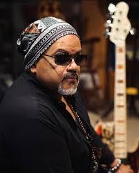 media1musicproductions Darron Thomas is a great bassist and also great  producer. He is Rama Ambassador with his P54 5 Strings, Special “Vanity  edition”. —- Powered by @lakepickupsok —- Best Strings for Rama