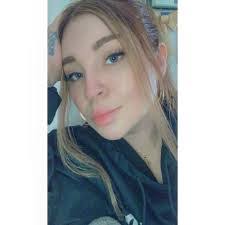 Amber Cardoza's Instagram, Twitter & Facebook