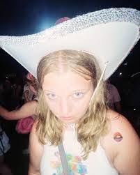 Sarah Bogan's Instagram, Twitter & Facebook