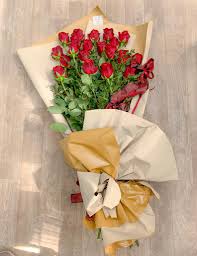 Bouquet di rose con bigliettino. 1428 Bouquet Di 20 Rose Rosse A Gambo Lungo Mazzi Fiori Recisi Garden Vivai Morselli Modena