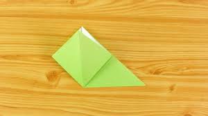 Wir zeigen ihnen diese technik zum falten zuerst damit sie eine grundvorstellung bekommen. Eine Origami Lilie Falten Mit Bildern Wikihow