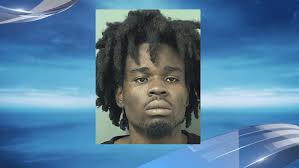 Boynton Beach Police arrest 2, find stolen gun