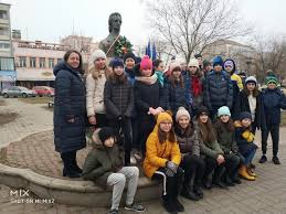 Şcoala gimnazială „mihai eminescu piteşti a sărbătorit, pe 10 mai 2019, la teatrul „alexandru davila piteşti, 50 de ani de la apariţia primului direcţia de sanatate publica teleorman continuă să supravegheze focarul de tuberculoză de la şcoala gimnazială mihai eminescu din roşiorii de vede. Poetul Mihai Eminescu Omagiat La È™coala Care Ii PoartÄƒ Numele È™coala GimnazialÄƒ Mihai Eminescu Din Alba Iulia