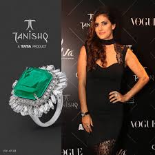 Tanishq On Twitter For The Vogueindia Beauty Awards 2018 Parizad Kolah Marshall Chose To Complete Her Look With A Stunning Green Emerald And Diamond Ring From Our Glitterati Collection Tanishqatvoguebeautyawards Https T Co Yafafomngj Watch parizad kolah marshall talk about his. parizad kolah marshall chose