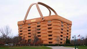 The longaberger basket building, the newark, oh, office structure built to resemble a giant picnic basket, is heading to foreclosure if the home goods company does not pay more than $600,000 in back property taxes. Basket Shaped Building In Ohio Is Sold Quartz