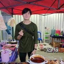 Novel yang berjudul si karismatik charlie wade bab 21 ini bisa juga kalian baca melalui aplikasi goodnovel yang bisa di download melalui play store. Novel Si Karismatik Charlie Wade Bab 21 Bahasa Indonesia Penjual Nasi Kuning Viral Di Samarinda Mirip Lee Min Ho Karena Pada Awal Cerita Novel Si Karismatik Charlie Wade Bahasa Indonesia Ini Pemuda Ini Dikisahkan Ia Ditinggalkan Secara Satu