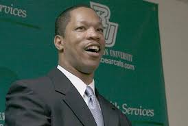 Macon signed to extension, creating stability for Bearcats