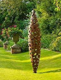 How To Use Garden Sculptures In A Creative Manner Yonohomedesign Com Metal Sculptures Garden Garden Sculptures Uk Garden Sculpture