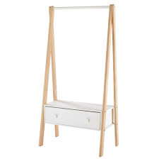 Epingle Par Estelle Mac Nulty Sur Habitaciones Nina Chambre Ado Tiroir Idee Deco Rangement