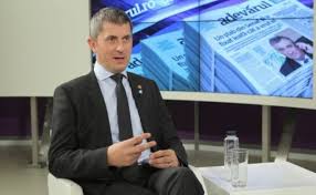 Rise project a publicat investigația adevărul despre dan barna. la finalul unui volum foarte mare de informații prezentate, poate cea mai dură jurnaliștii de la rise project spun că antreprenorul de succes dan barna duce în spate o serie lungă de eșecuri care au costat aproape șase milioane de. Dan Barna ReacÈioneazÄ DupÄ DezvÄluirile Rise Project Am Fost Transparent Bugetul Ro