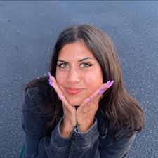 Who can help me find a personal stylist in Los Angeles?