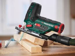Pin On Parkside Tools Power Tools Utiliser une défonceuse comme une fraiseuse pour rainurer : pin on parkside tools power tools