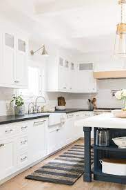 29 Beautiful Beach Style Kitchen Ideas For Your Beach House Or Villa Kitchen Design Kitchen Remodel Kitchen Cabinets