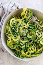 How many zucchini per pound of pasta. How To Make Zucchini Noodles Zoodles Jessica Gavin