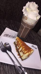 Cheesecake Mac Cafe Et Chocolat Chaud Chantilly Food Snapchat Food Cravings Healty Food