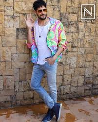 We Re Absolutely Crushing Over Sidharth Malhotra Sidmalhotra Are You Too Jabariyajodi Jab Watch Bollywood Movies Online Bollywood Stars Bollywood Actors