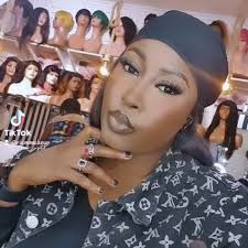 Ellen Millard (@snatchedbyriam) • Instagram photos and videos