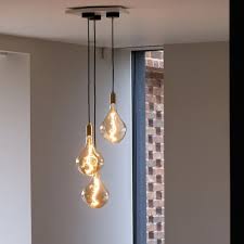 Mit Dieser Voronoi Ii Deckenplatte Aus Messing Konnen Sie Ihre Gluhbirnen Hanging Ceiling Lights Hanging Lights Ceiling Lights
