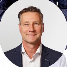 Zo draagt John Bom als ex-directeur zijn kennis over