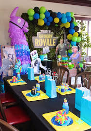 Table Decorations In 2020 10th Birthday Parties 40th Birthday Parties Boy Birthday Parties