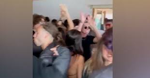 La municipalidad de zapallar emitió declaraciones públicas sobre el hecho, y anunció que tomarán acciones legales en contra de todos los que resulten responsables. Gewyus8q9dajrm