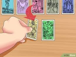 Tarot adalah sekelompok kartu berjumlah 78 lembar yang umumnya digunakan untuk kepentingan spiritual atau ramalan nasib. 5 Cara Untuk Membaca Kartu Tarot Wikihow