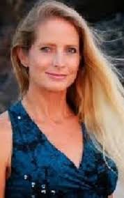 🔗: bit.ly/4kUSzal For those who grew up in the '90s, Jane Sibbett will  forever be etched in our memories. 📷: WireImage; Getty