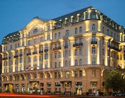 La república de polonia (en polaco rzeczpospolita polska ) es uno de los veintisiete estados soberanos que forman la unión europea, constituido en estado democrático de derecho y cuya forma de gobierno es la república parlamentaria. Hotel Polonia Palace Wikipedia