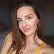 Barbara Burner's Instagram, Twitter & Facebook