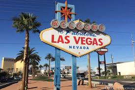 Es gibt eine plattform auf der rückseite des schilds. Las Vegas Ein Kurzer Zwischenstopp In Der Glucksspielmetropole Usa