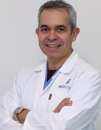 Shaved FUE vs Long Hair FUE: A Comparative Study During Excision,  Extraction, and Placement