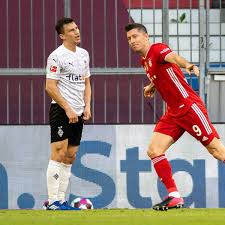 Deutsche meisterschaft auf dem platz und fertigt borussia mönchengladbach mit 6:0 ab. Bundesliga Fc Bayern Borussia Monchengladbach 6 0 Lewandowski Jagt Rekord