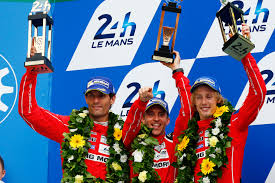 24 heures du mans 2015. 24 Stunden Von Le Mans Lmp1 Ziel Doppelsieg Fur Den Porsche 919 Hybrid In Le Mans Dr Ing H C F Porsche Ag Press Database