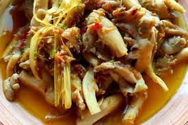 Satu lagi petua penting yang cendawan busut tersebut adalah jenis boleh dimakan. Cendawan Tiram Goreng Cili Padi Sedap Tak Boleh Bawa Bincang