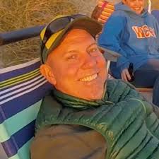 Ronnie Ayres's Instagram, Twitter & Facebook