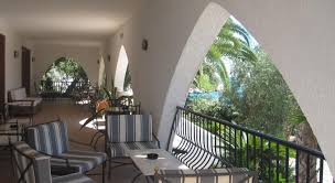 .the baia delle zagare, steeped in smells and perfumes as for its name, where the shapes of the reef seem to imitate surreal sculptures and the water surprises for its immaculate sheen. Hotel Baia Delle Zagare Mattinata Gargano It