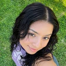 Anna Bean's Instagram, Twitter & Facebook