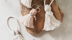 This is the art of knotting, and there are different knots like the larks head knot, the square knot, the half hitch knot and the flat knot that are used to make adorable. How To Make A Macrame Tassel