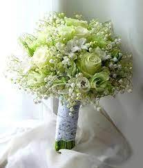 Le migliori composizioni di fiori per compleanno e onomastico da inviare a casa con consegna in fiori per augurare buon compleanno. Lilly Of The Valley Looks So Pretty In A Basic Natured Bq White Wedding Flowers Bouquet Flower Bouquet Wedding